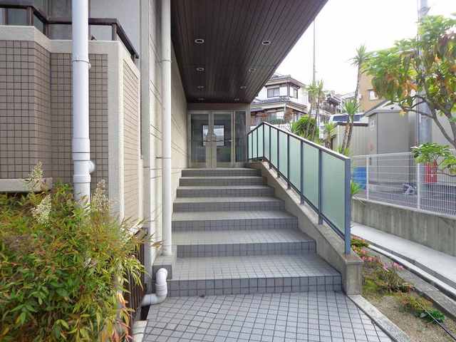 13/20 エントランス