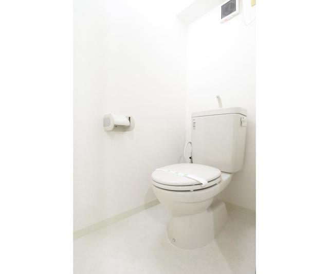 28/30 トイレ