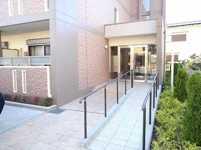 13/20 エントランス