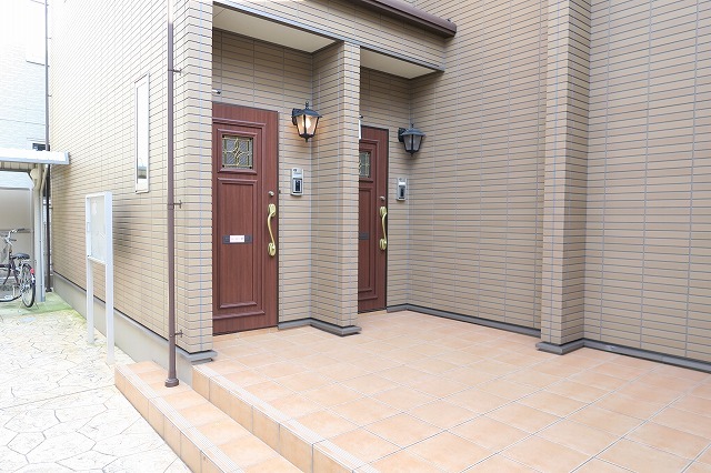 13/19 エントランス