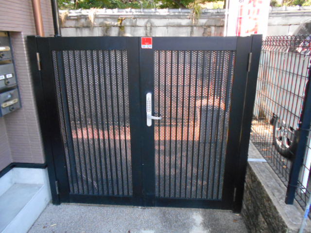 21/30 エントランス