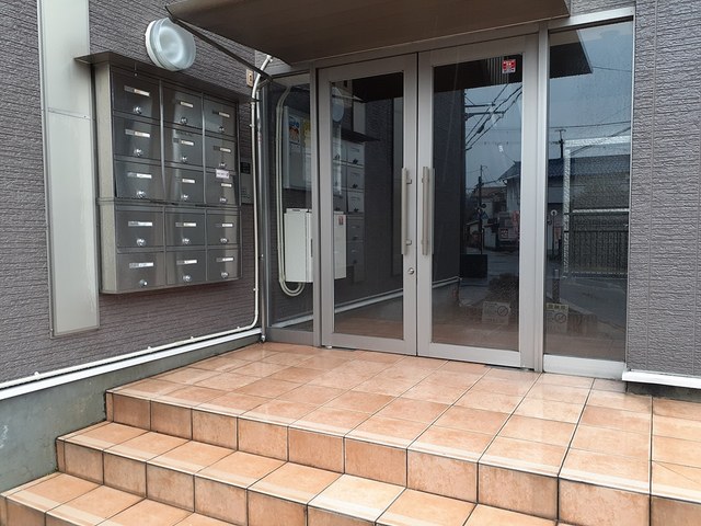 13/20 エントランス