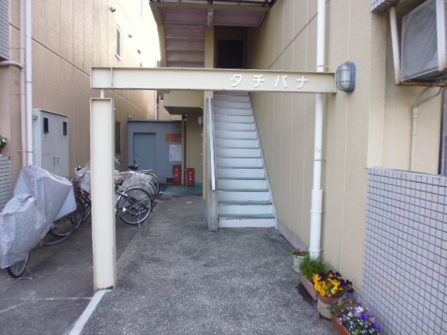 22/30 エントランス