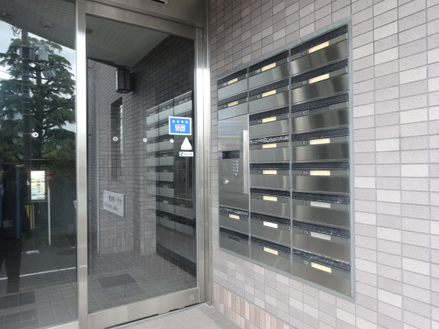 21/30 エントランス