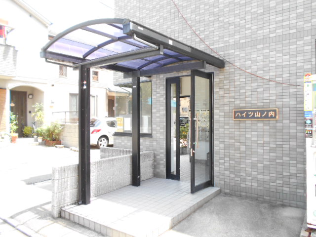 22/30 エントランス