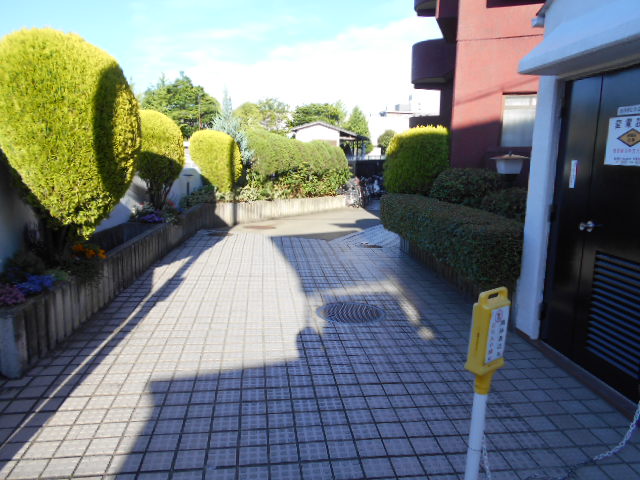 21/30 エントランス