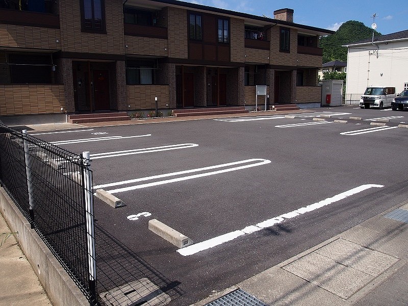20/27 駐車場