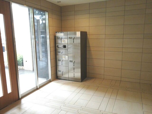 17/25 エントランス