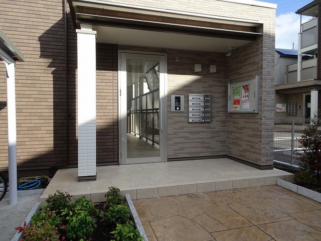 14/20 エントランス