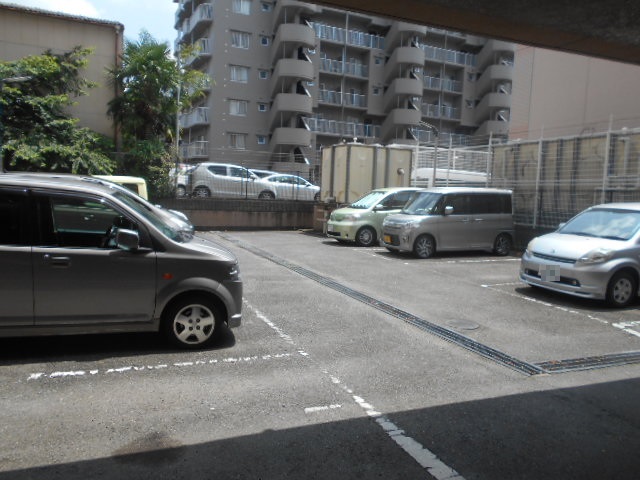 22/30 駐車場