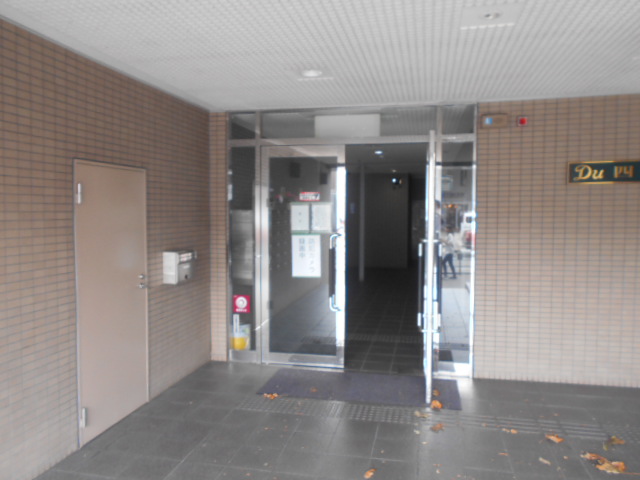 21/30 エントランス