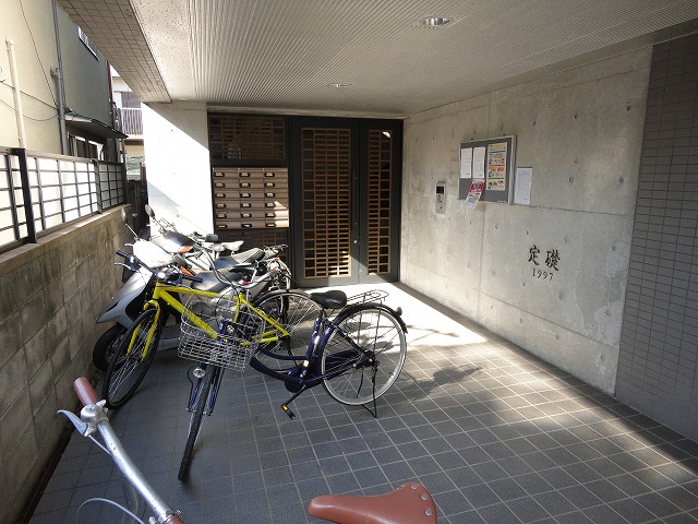 22/30 エントランス