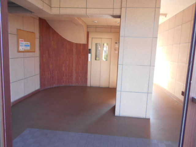 22/30 エントランス