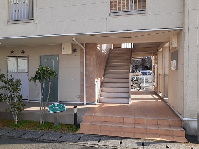 13/20 エントランス