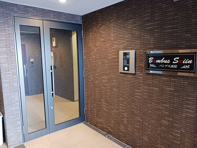 14/21 エントランス