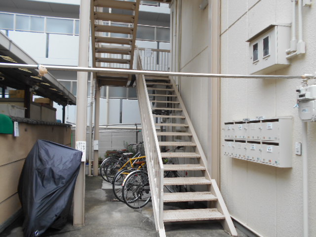 22/30 エントランス