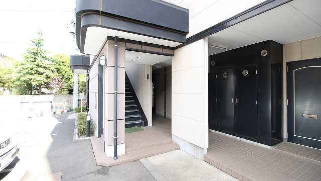 13/23 エントランス