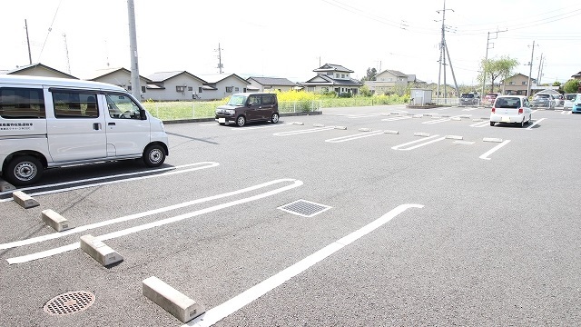 14/14 駐車場