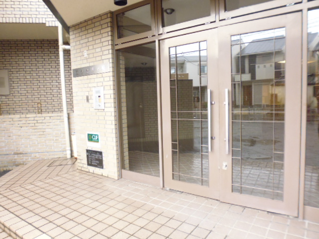 22/30 エントランス