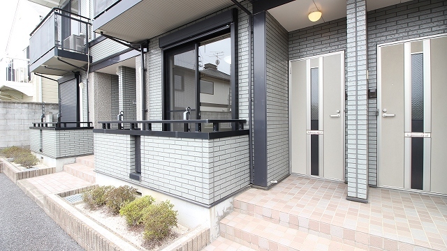 13/15 エントランス