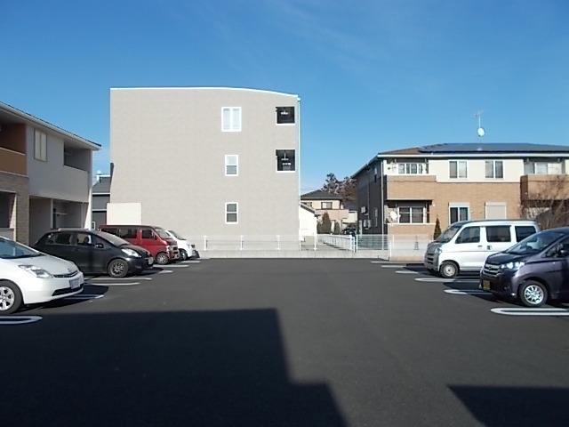14/18 駐車場