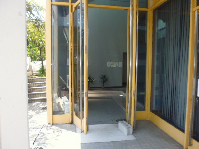 22/30 エントランス