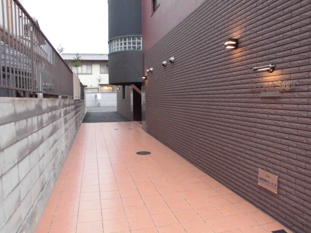 22/30 エントランス