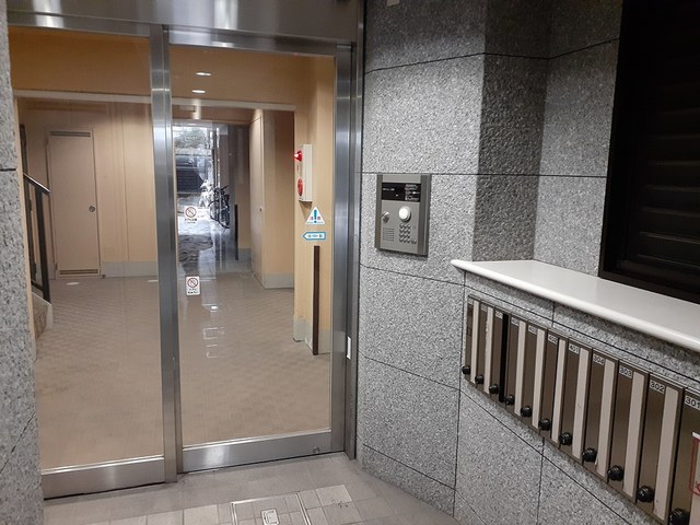 14/20 エントランス