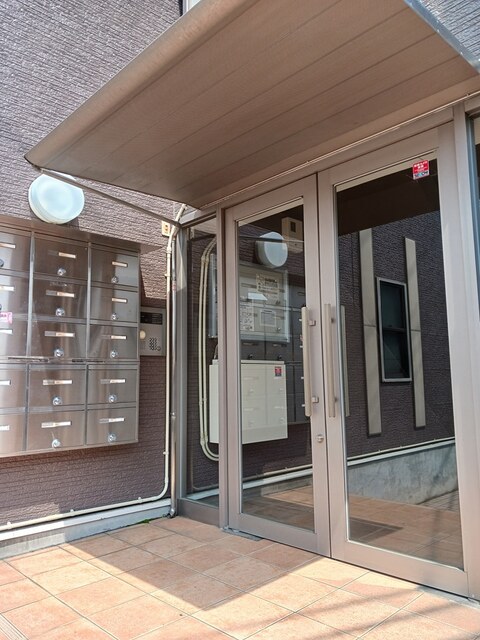 15/23 エントランス