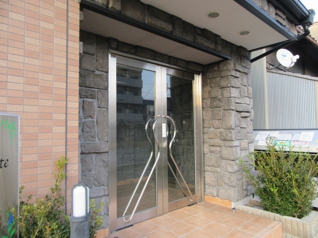 13/20 エントランス