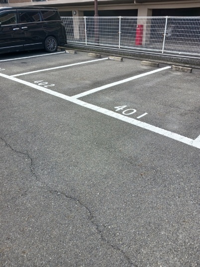 22/28 駐車場