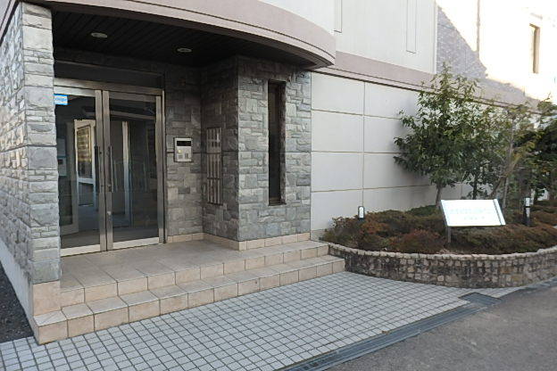 13/20 エントランス