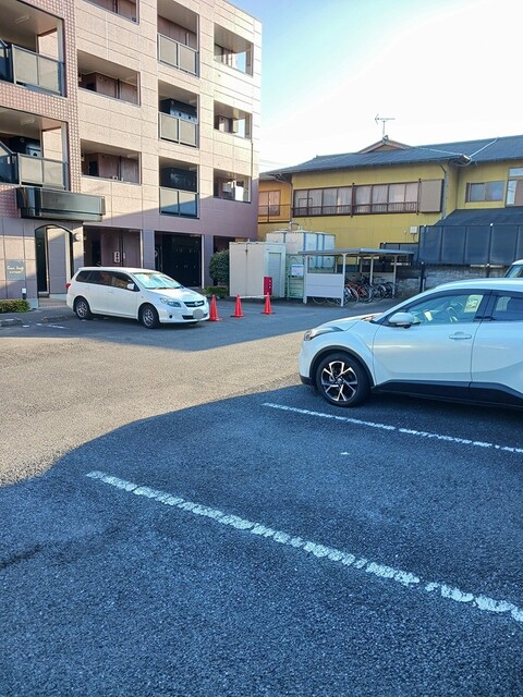 14/23 駐車場