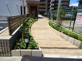 13/20 エントランス