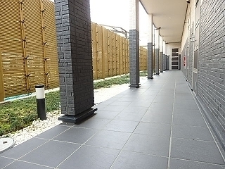 13/20 エントランス