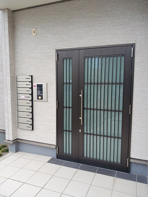 14/20 エントランス