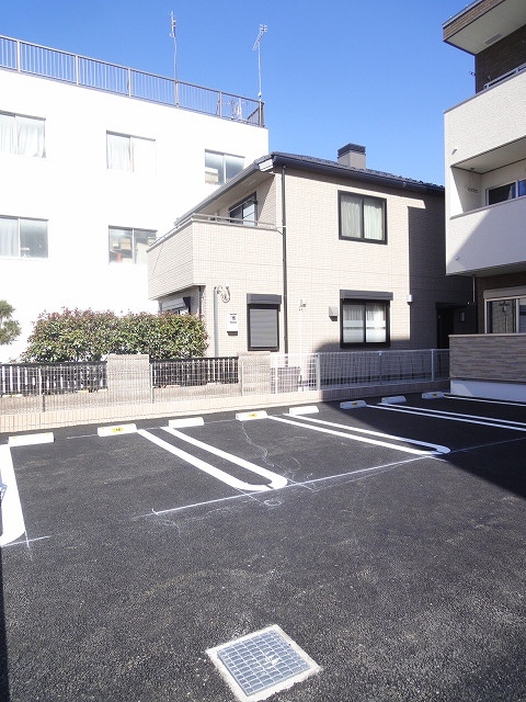 14/20 駐車場