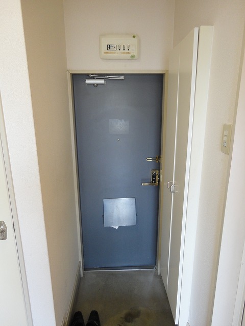 13/30 玄関