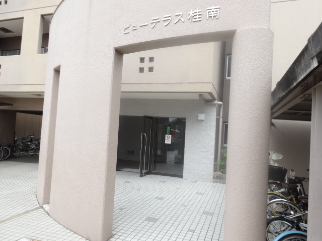 22/30 エントランス