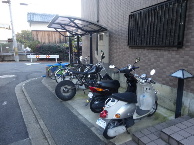 22/28 エントランス