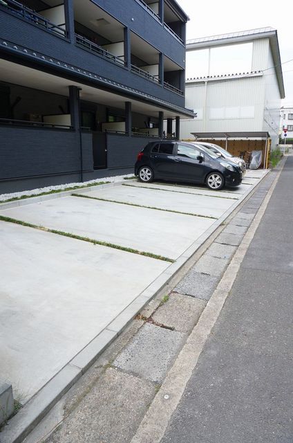 14/20 駐車場