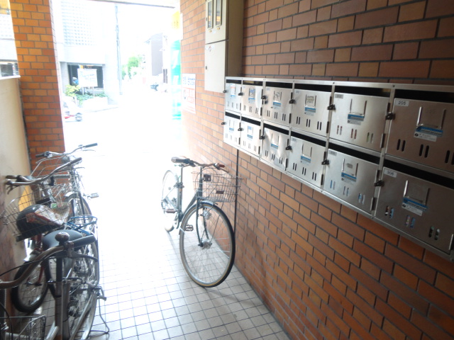 15/23 エントランス