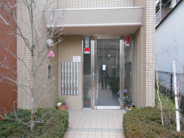 22/30 エントランス