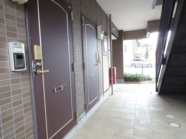 16/25 エントランス