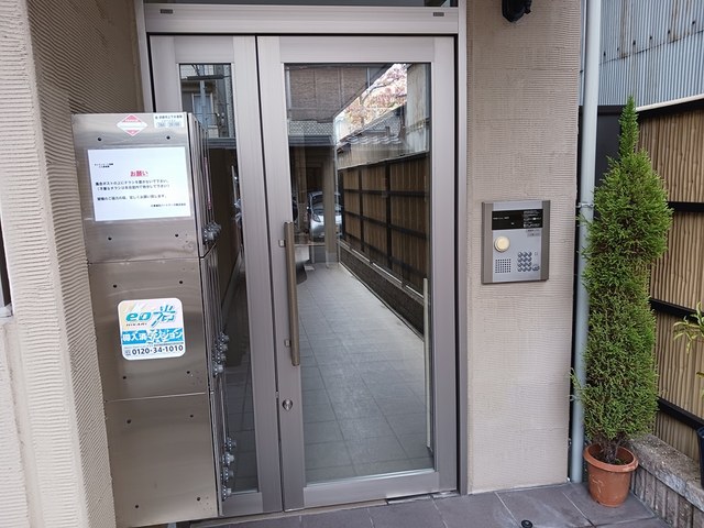 14/20 エントランス