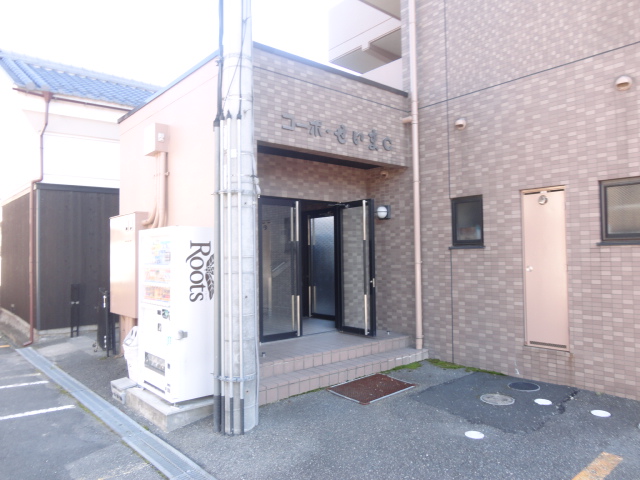 26/30 エントランス