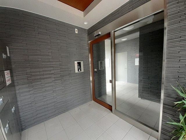 13/20 エントランス