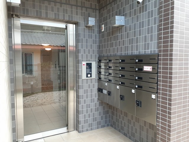 13/20 エントランス