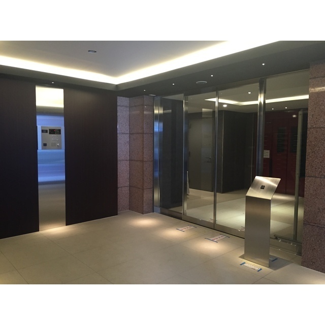 16/17 エントランス