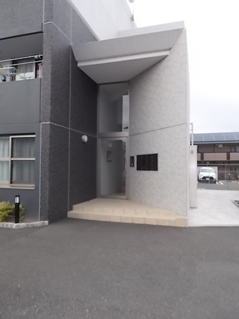13/20 エントランス